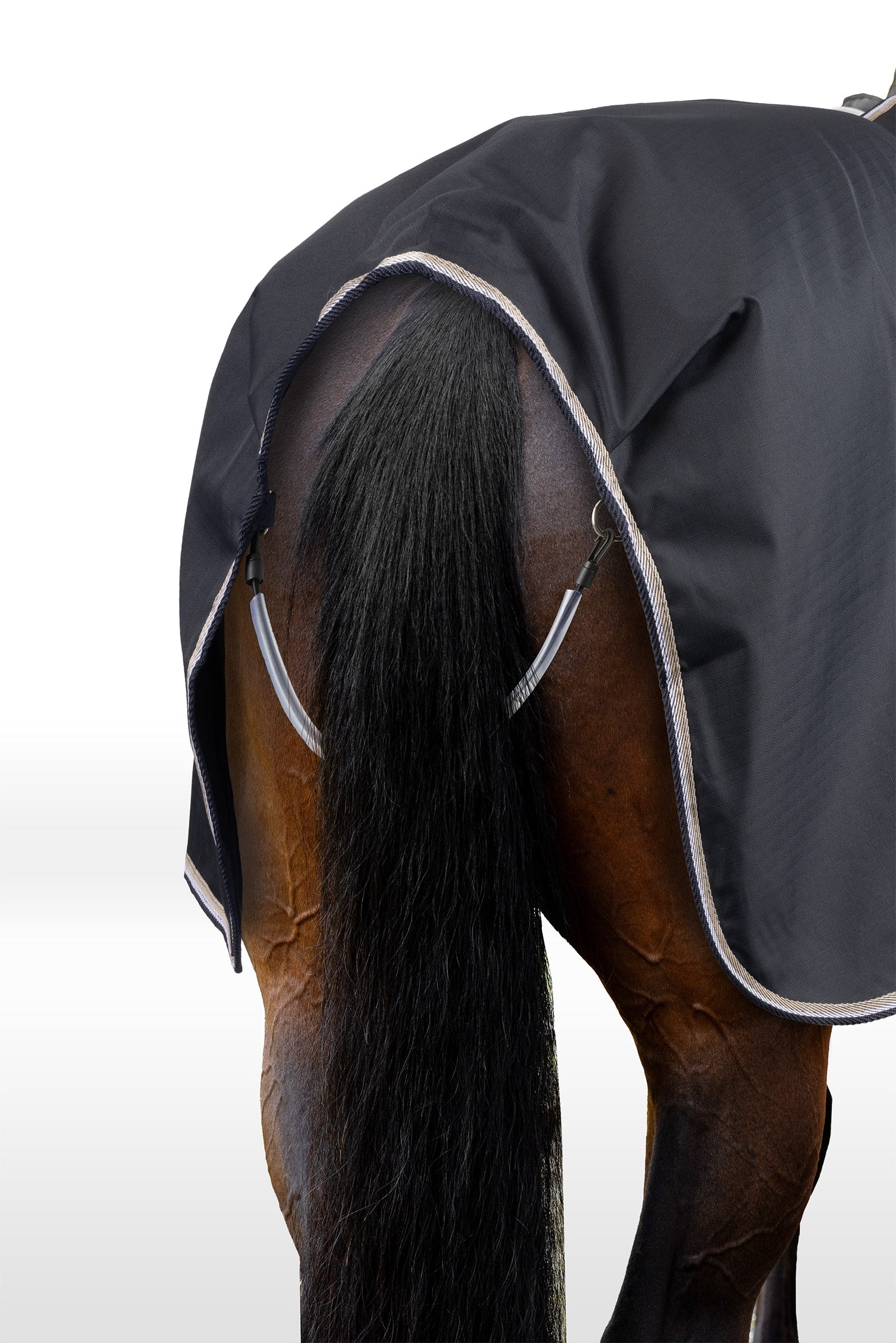 B Vertigo Lachlan 600D Rain Riding Rug With Wool Lining Horse Rugs