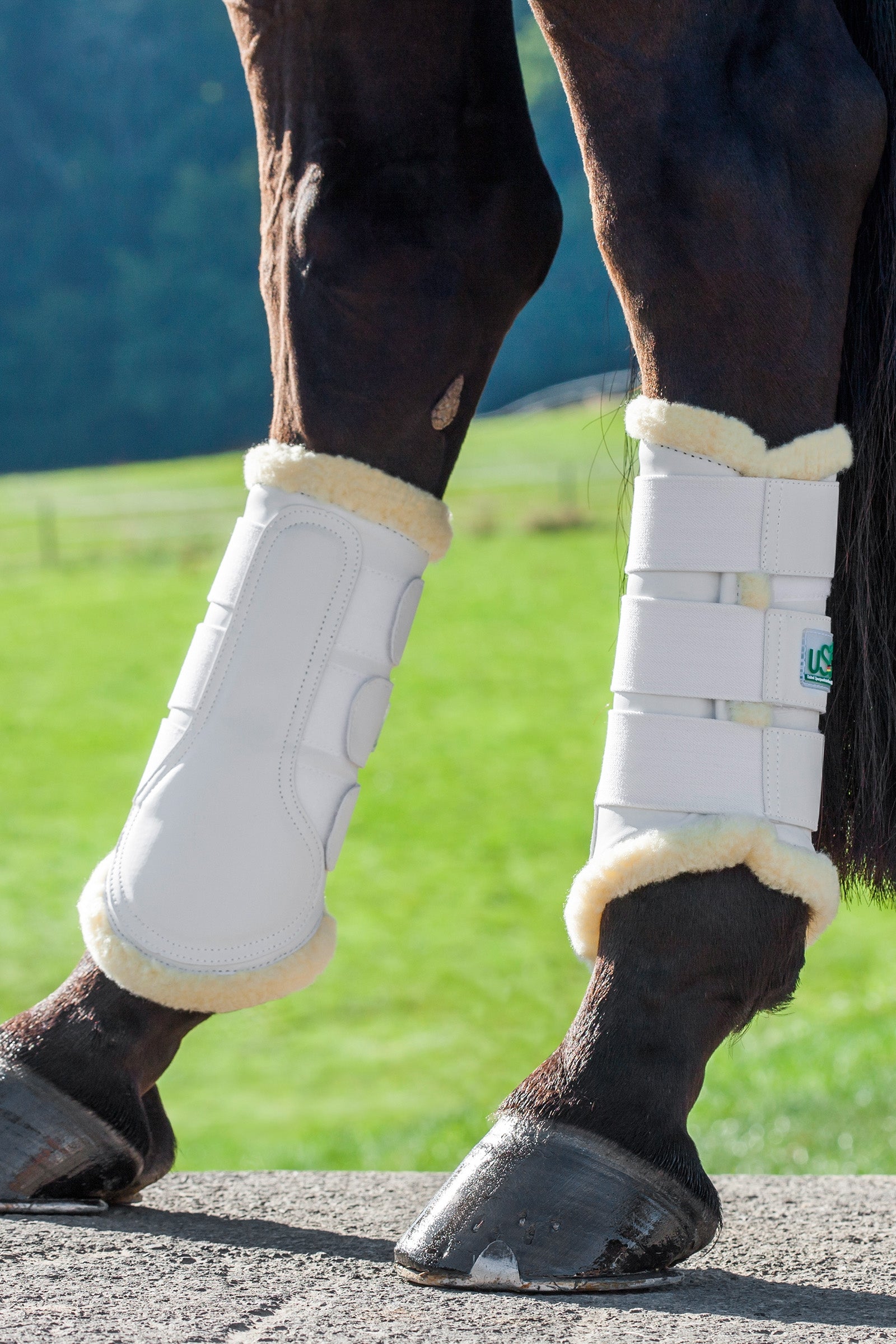 USG Breathopren Gamaschen mit Kunstfell Leg Protection & Hoof Protection for Horses