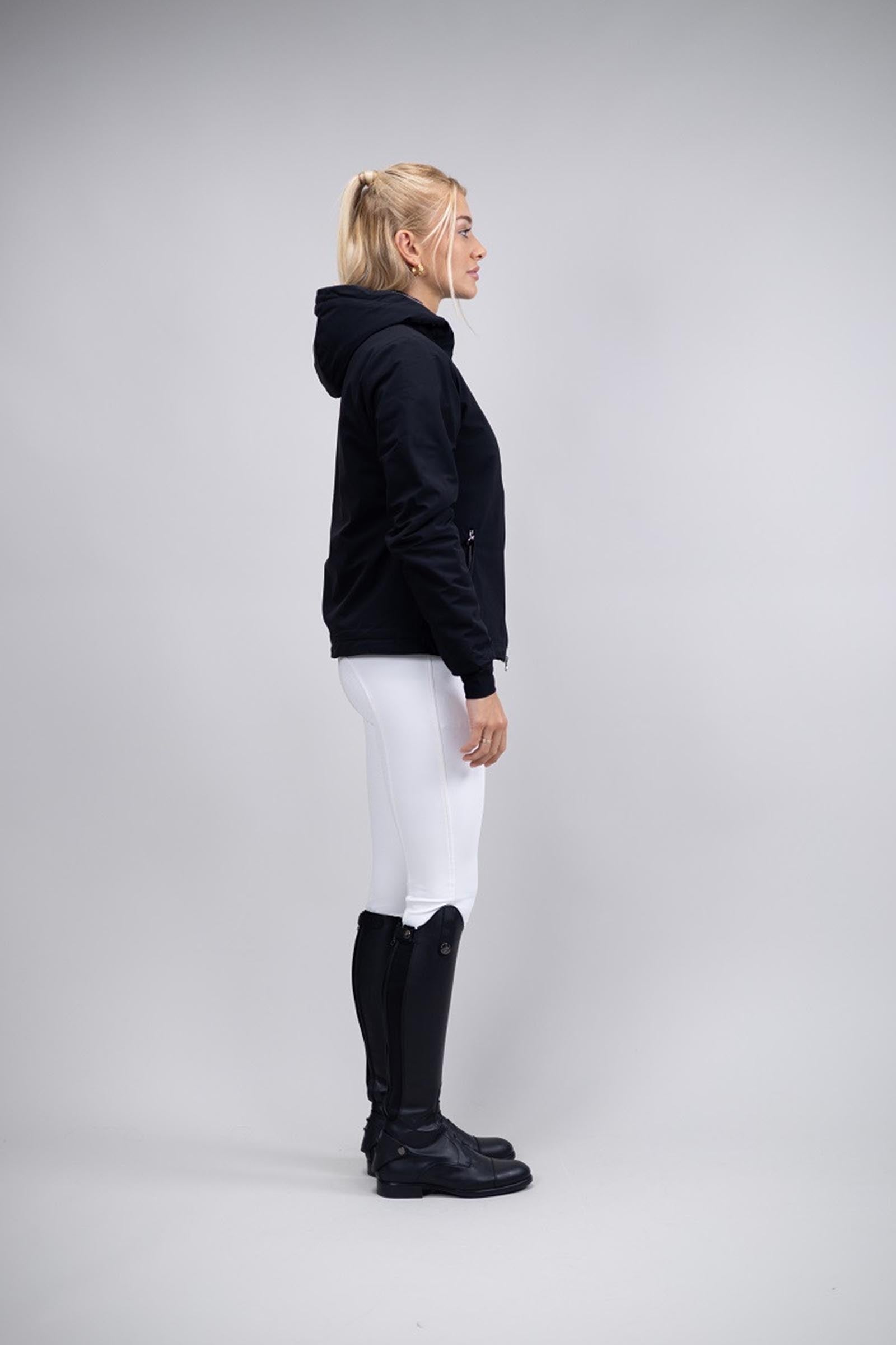 Model shot 4
