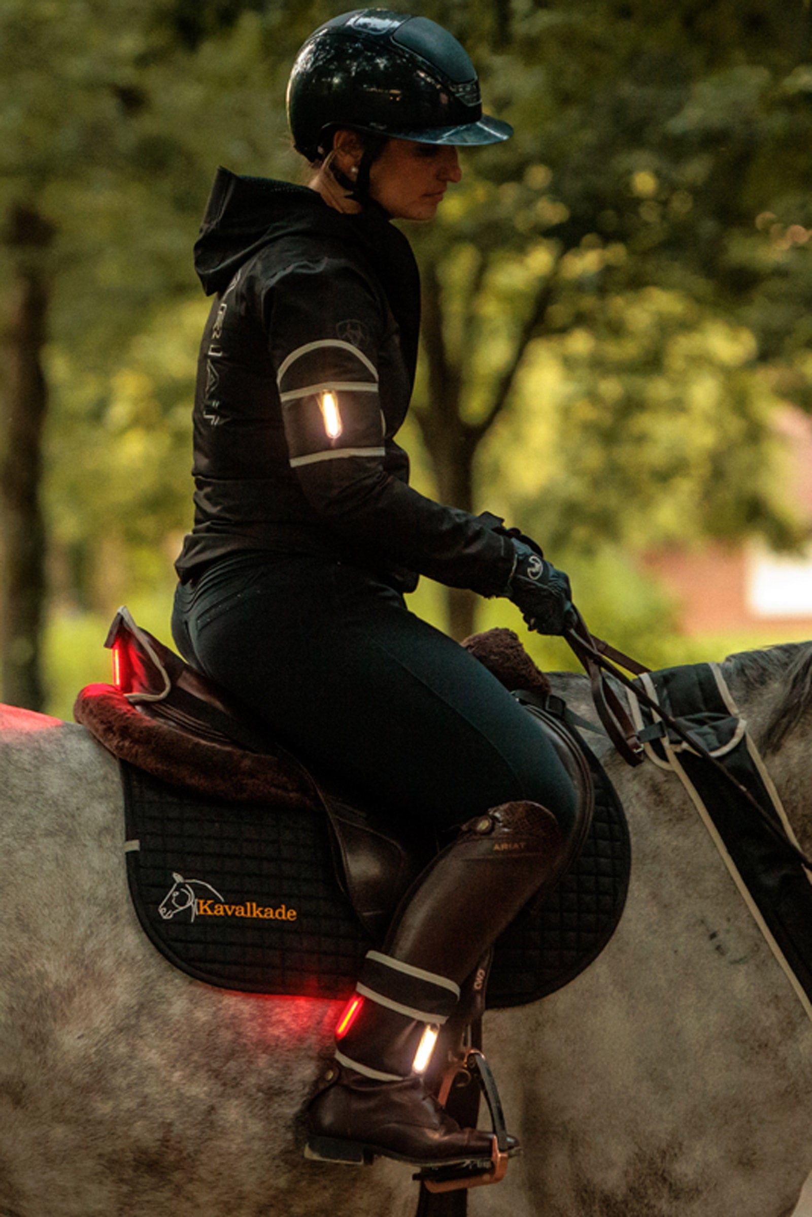 Kavalkade Horselight Leg Cuffs With White and Red Lights (2 pcs.) Reflective