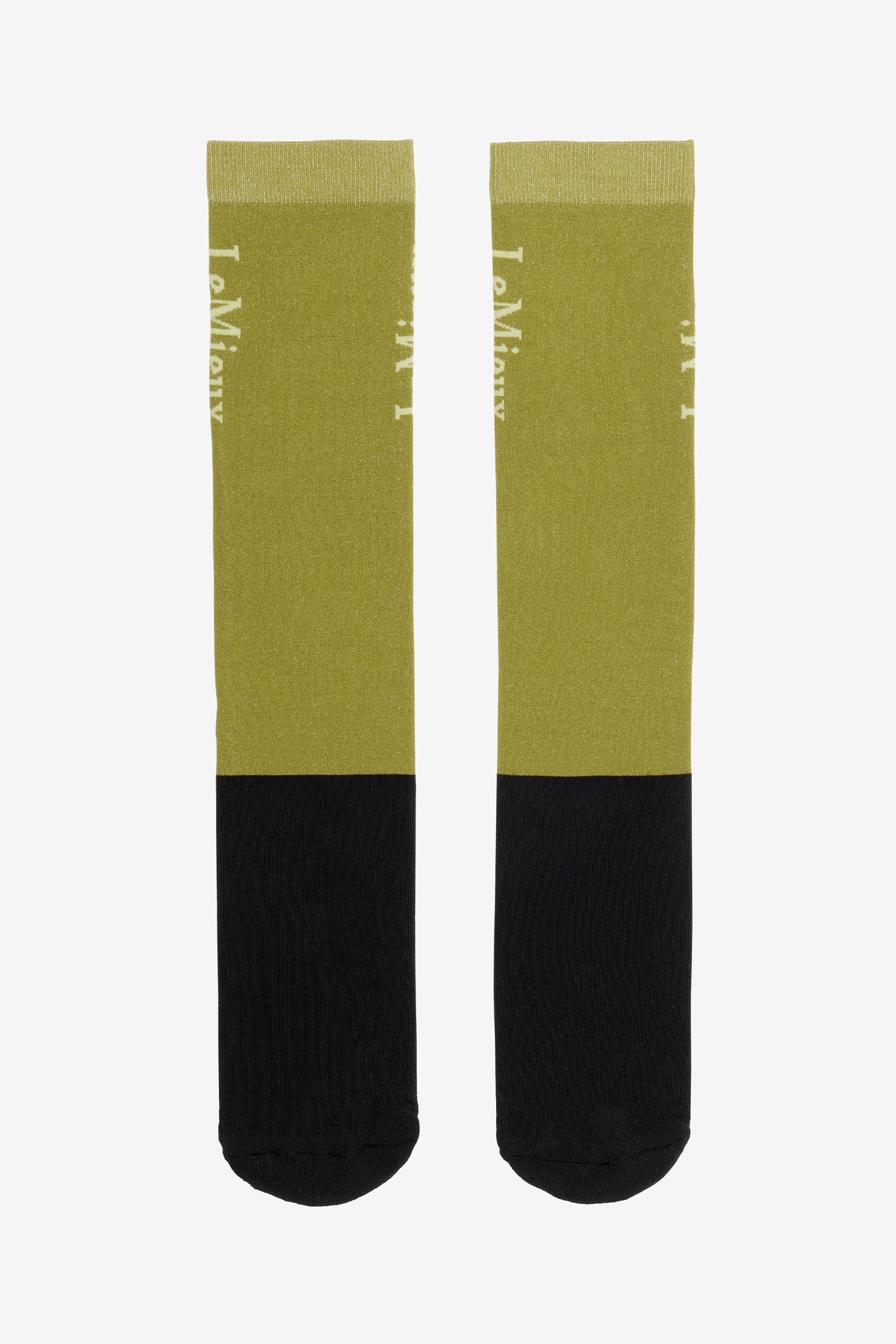 Pack shot 2