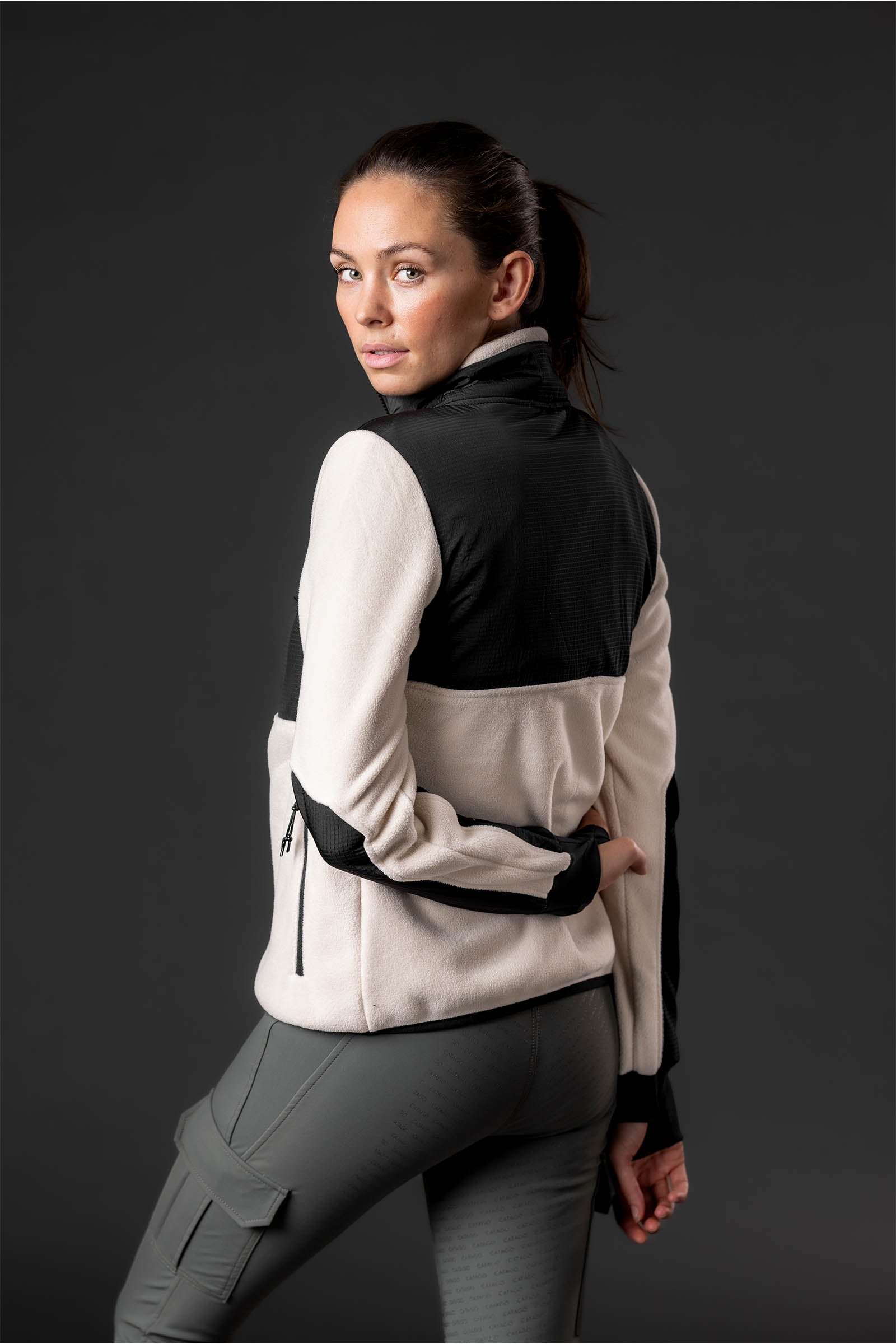 Model shot 4