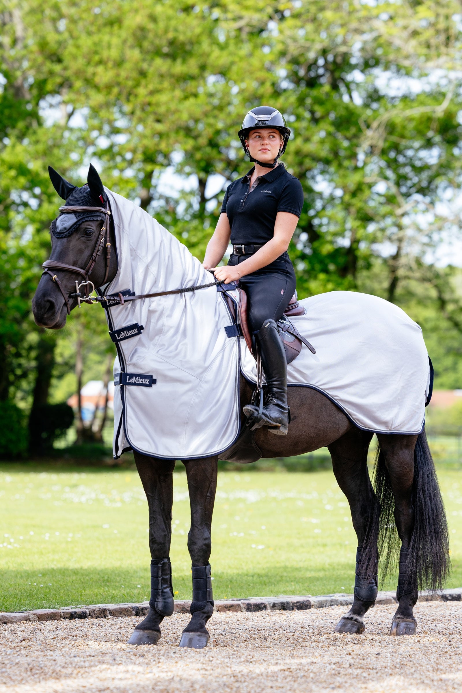 LeMieux Ride On Ausreit-Fliegendecke mit abnehmbarem Hals- und Schulterteil Pferdedecken