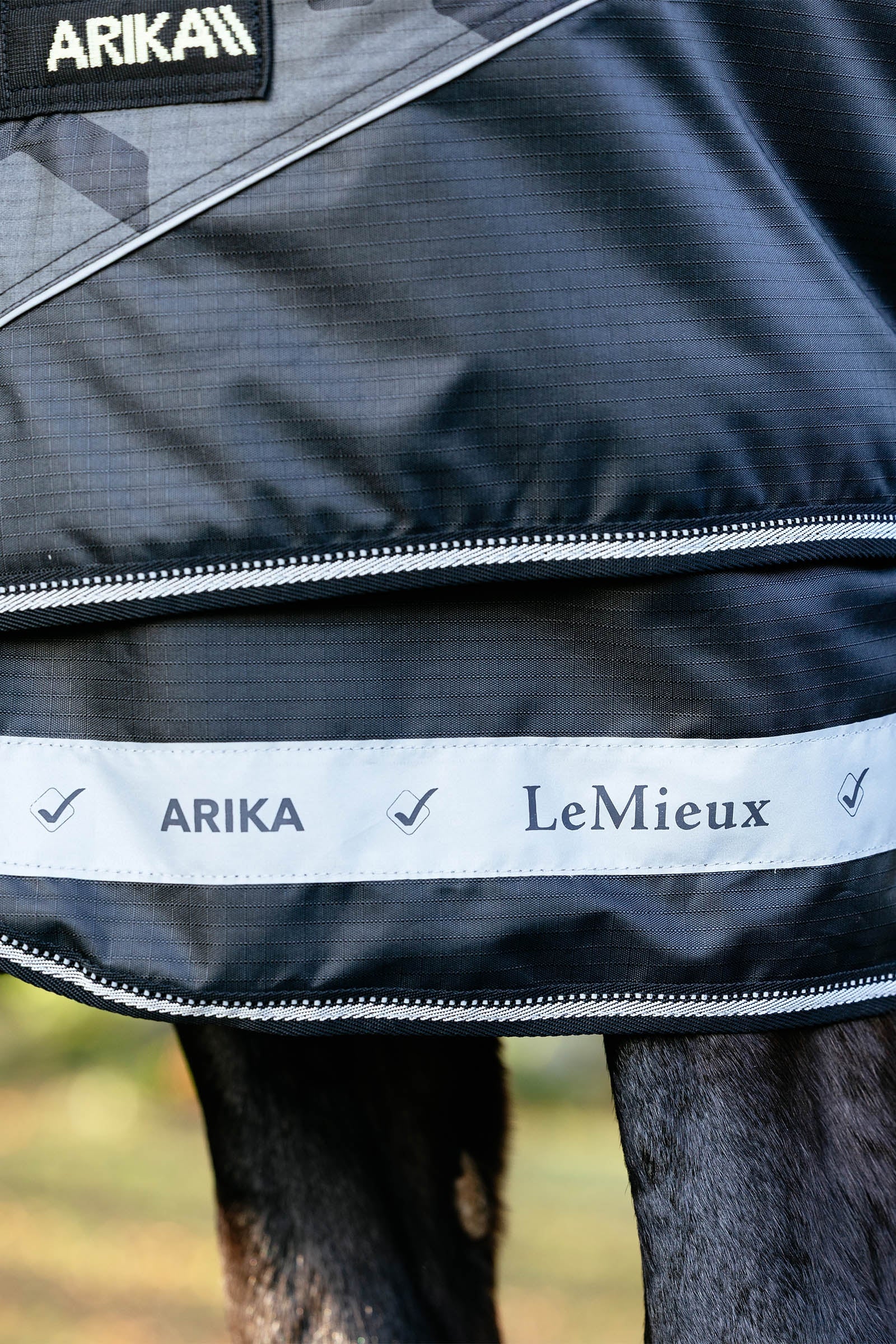 LeMieux Arika Reflective Turnout Rug With Detachable Neck, 200 g Horse Rugs
