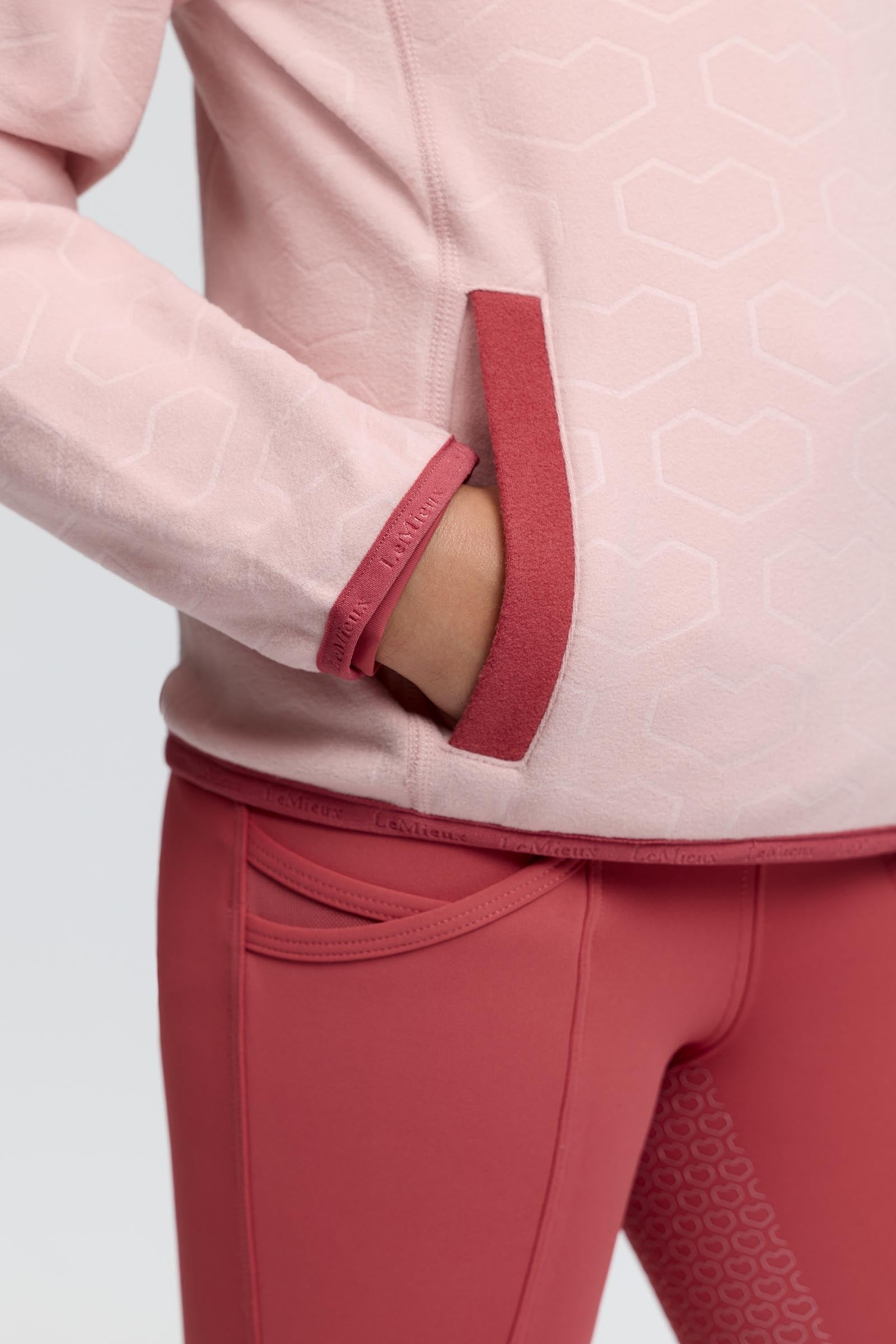 Model shot 4