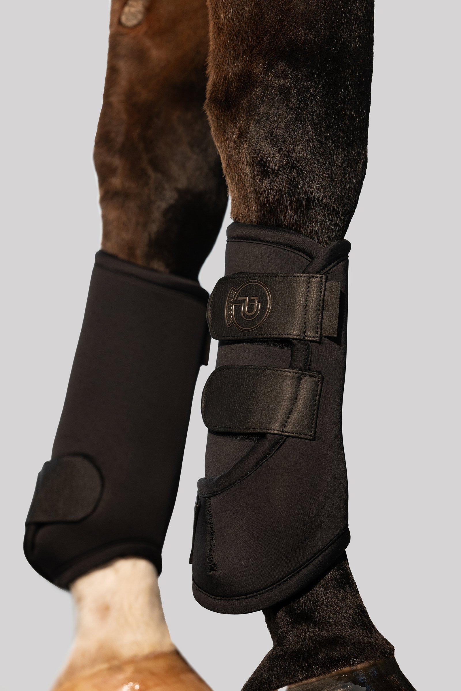 Eskadron Platinum 25 Pro Dressage Front Tendon Boots Leg Protection & Hoof Protection for Horses