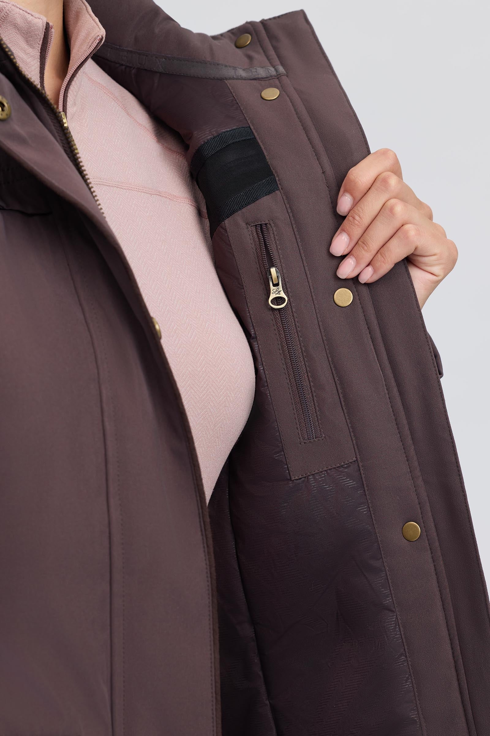 Model shot 9