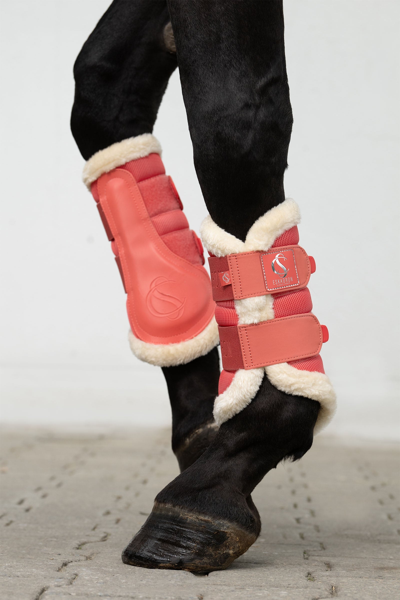 Eskadron Classic Sports SS25 Mesh Fauxfur Tendon Boots Leg Protection & Hoof Protection for Horses