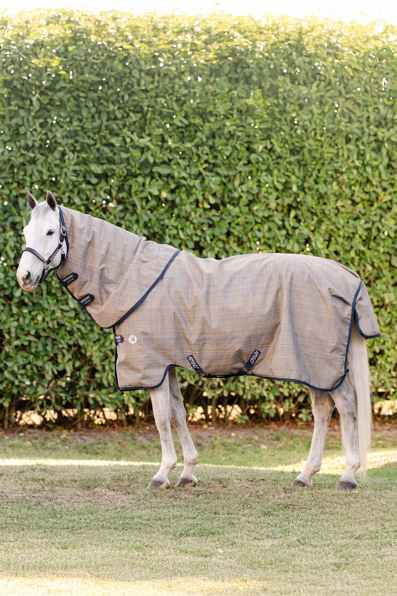 Horseware Amigo Hero 900 Revive Plus Outdoordecke mit abnehmbarem Halsteil, 50 g Pferdedecken